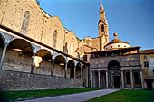 Firenze - La Basilica di Santa Croce - La cappella Pazzi che prospetta nel Chiostro Grande. 